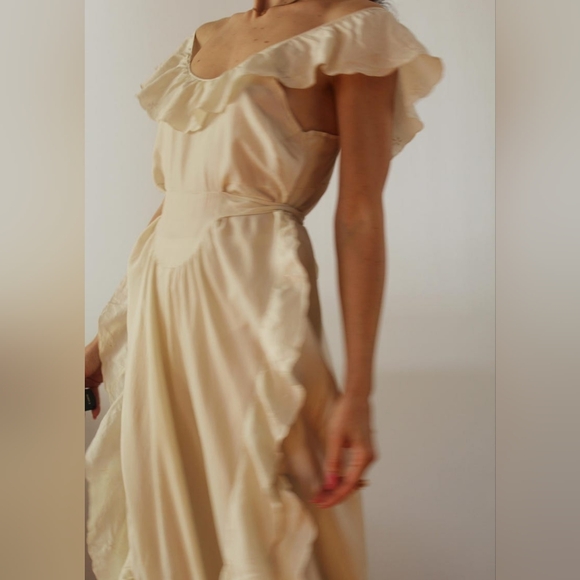 Antique Vintage silk cream ruffled slip dress with floral embroidery 1930s - Picture 7 of 10
